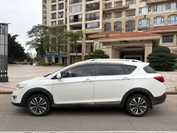 2016 Dongfeng Dongfeng Fengshen AX3 с пробегом 110 000 км