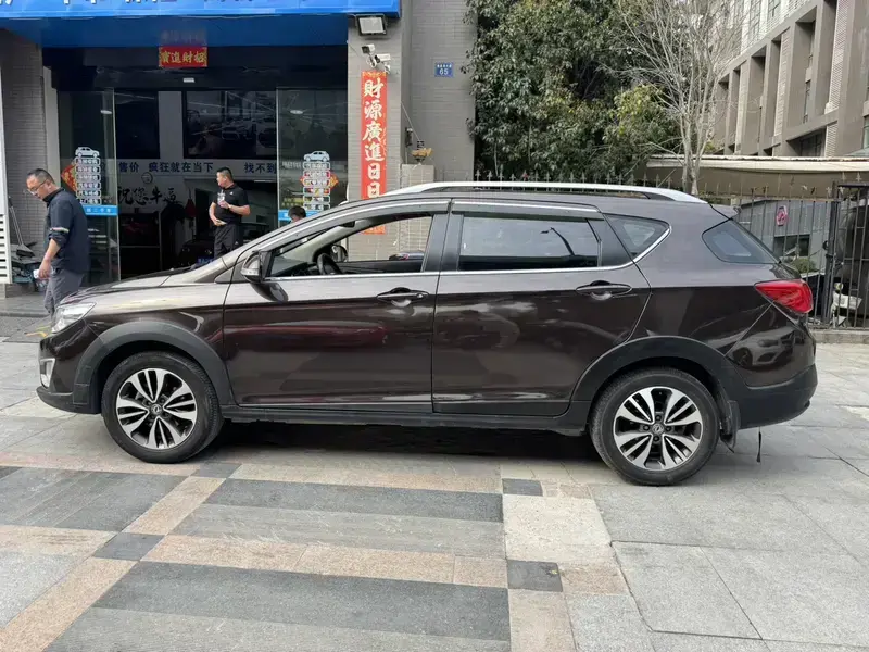 2016 Dongfeng Dongfeng Fengshen AX3 с пробегом 93 500 км