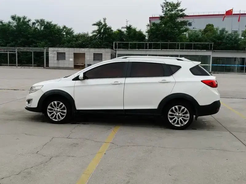 2017 Dongfeng Dongfeng Fengshen AX3 с пробегом 150 000 км