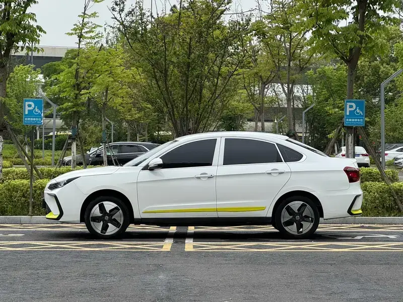 2023 Dongfeng Dongfeng Fengshen E70 с пробегом 100 000 км
