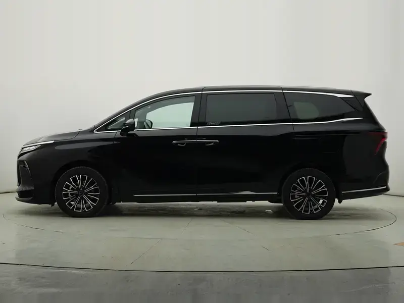 2024 Forthing Starlight V9 с пробегом 4 700 км
