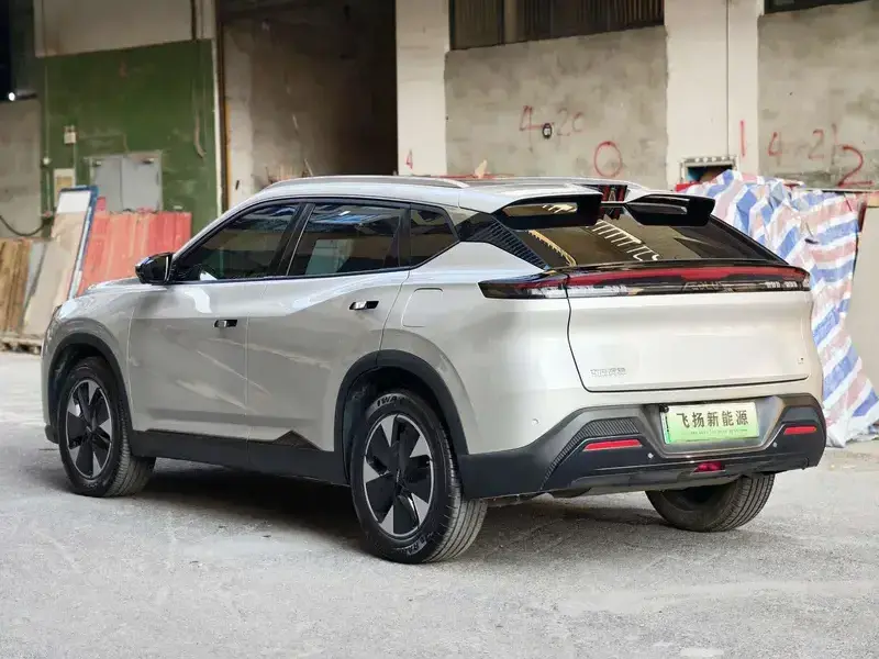 2024 Dongfeng Dongfeng Fengshen L7 с пробегом 6 000 км