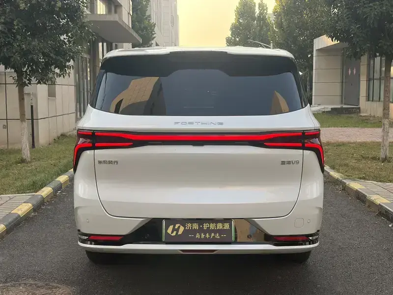 2024 Forthing Starlight V9 с пробегом 53 000 км