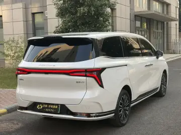 2024 Forthing Starlight V9 с пробегом 53 000 км