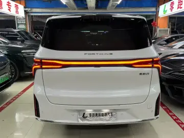 2024 Forthing Starlight V9 с пробегом 47 000 км