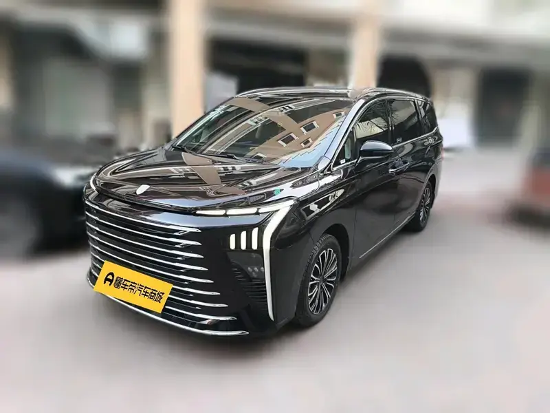 2024 Forthing Starlight V9 с пробегом 18 900 км