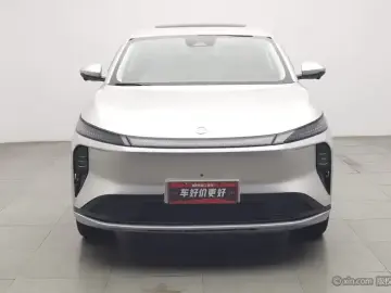 2025 Dongfeng Dongfeng Fengshen L8 PLUS с пробегом 33 600 км