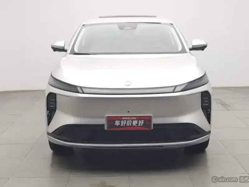 2025 Dongfeng Dongfeng Fengshen L8 PLUS с пробегом 33 600 км