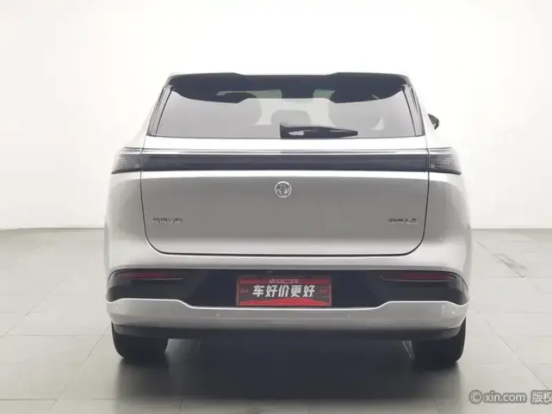 2025 Dongfeng Dongfeng Fengshen L8 PLUS с пробегом 33 600 км