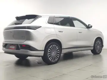 2025 Dongfeng Dongfeng Fengshen L8 PLUS с пробегом 33 600 км