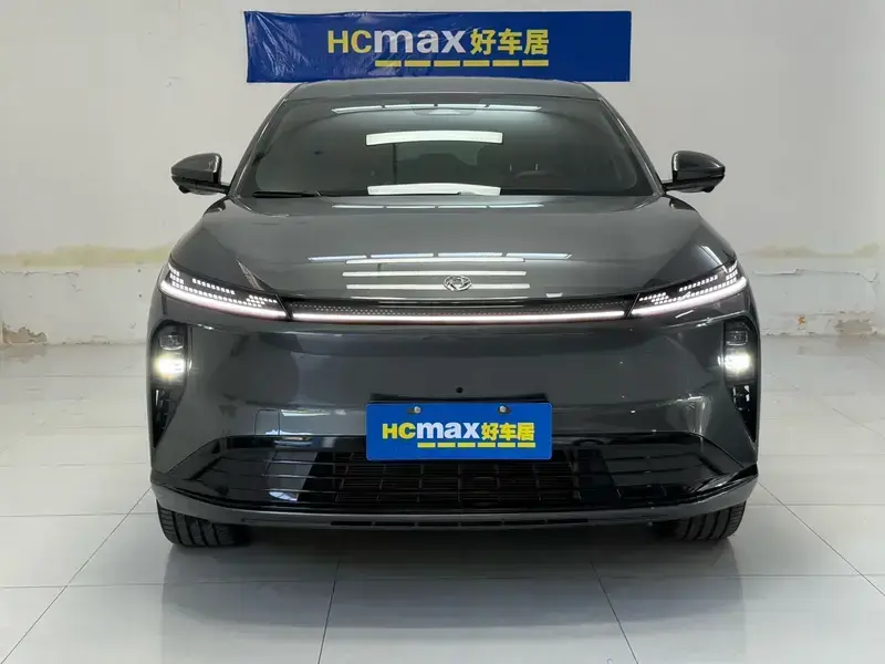 2025 Dongfeng Dongfeng Fengshen L8 PLUS с пробегом 10 000 км