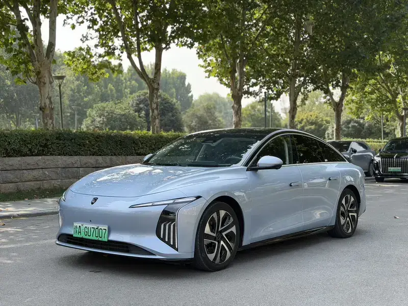 2025 Forthing Stellar S7 с пробегом 14 000 км