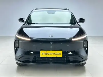 2025 Dongfeng Dongfeng Fengshen L8 PLUS с пробегом 5 700 км