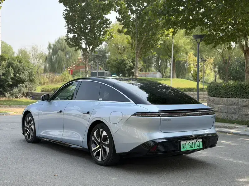 2025 Forthing Stellar S7 с пробегом 14 000 км