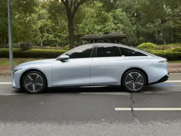 2024 Forthing Stellar S7 с пробегом 43 000 км