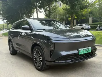 2025 Dongfeng Dongfeng Fengshen L8 PLUS с пробегом 6 000 км