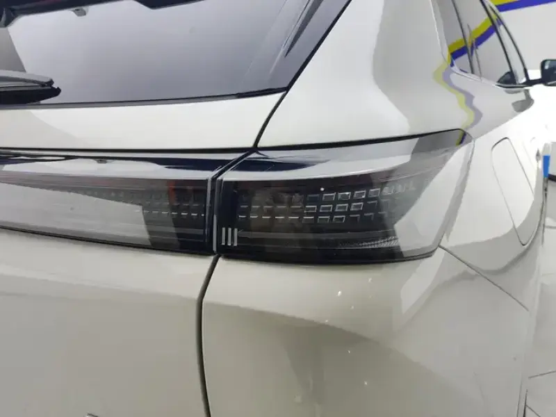 2025 Dongfeng Dongfeng Fengshen L8 PLUS с пробегом 100 км