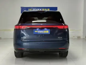 2026 Yipai E8 M8 с пробегом 3 800 км