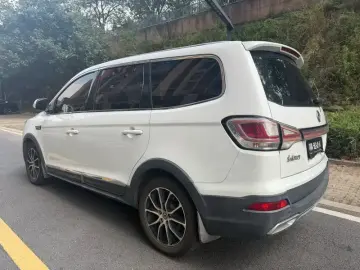 2016 Forthing Fengxing SX6 с пробегом 72 000 км