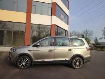 2016 Forthing Fengxing SX6 с пробегом 72 000 км