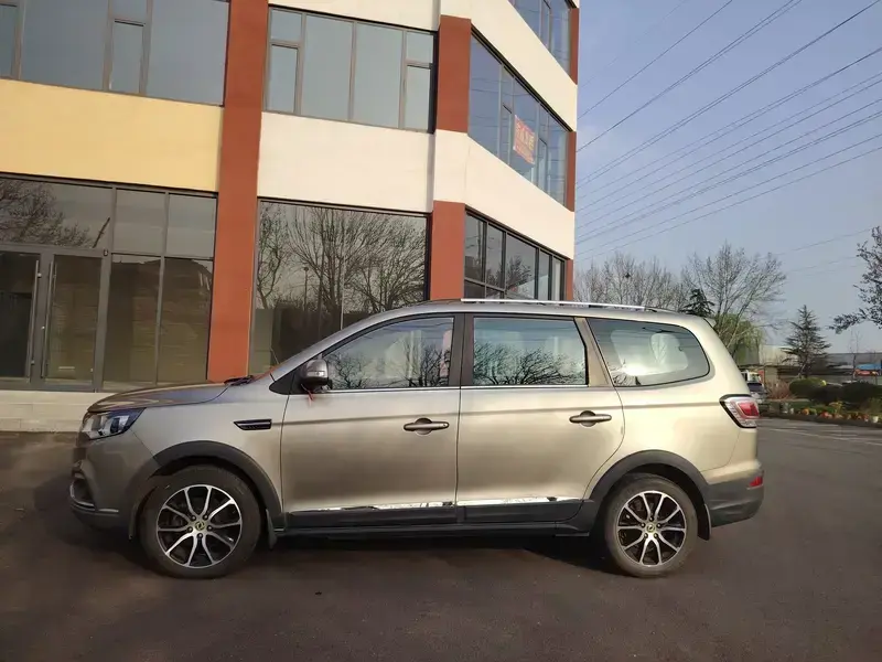 2016 Forthing Fengxing SX6 с пробегом 72 000 км