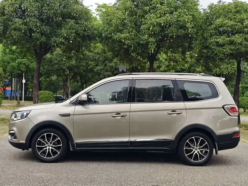 2016 Forthing Fengxing SX6 с пробегом 115 000 км