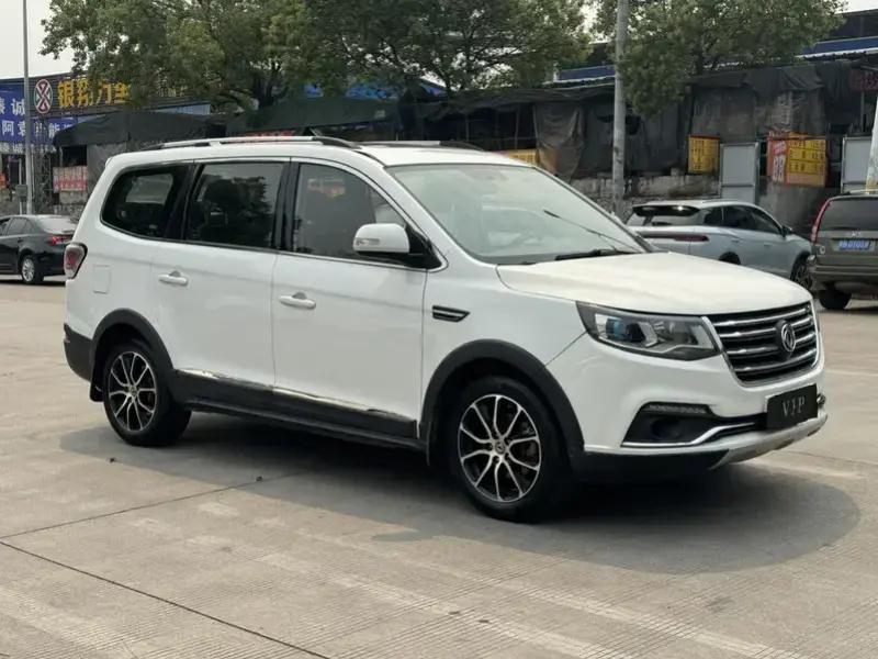 2016 Forthing Fengxing SX6 с пробегом 80 000 км