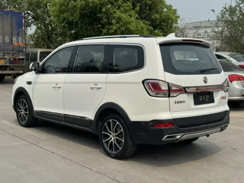2016 Forthing Fengxing SX6 с пробегом 80 000 км