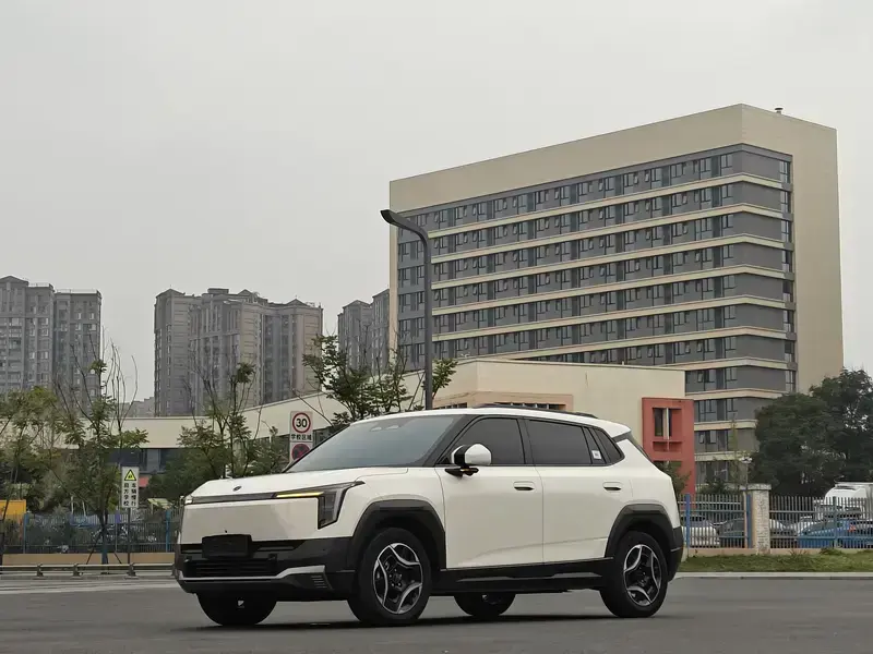 2025 Yipai Nano 06 с пробегом 1 600 км