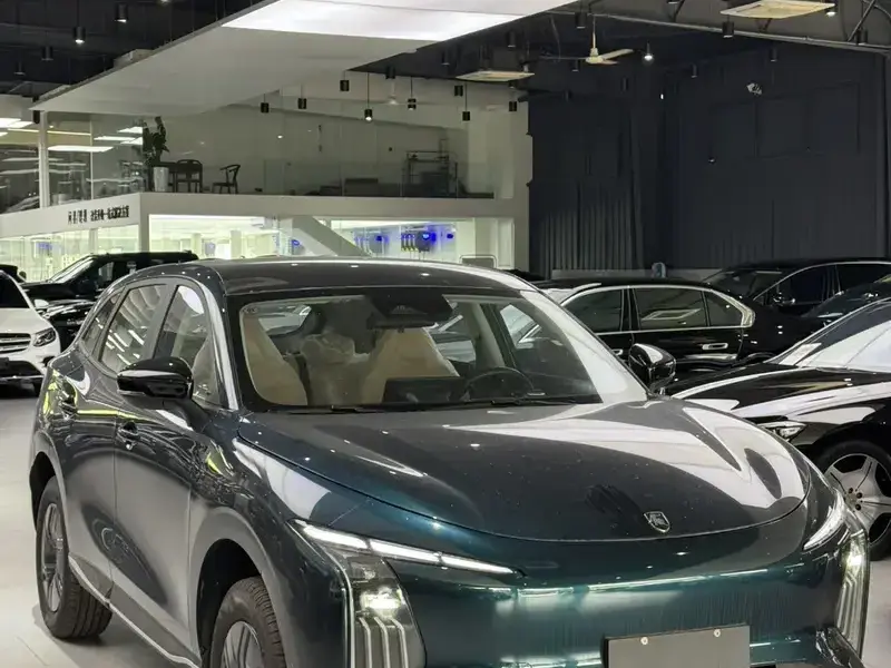 2026 Forthing Starry Sea T5 с пробегом 100 км