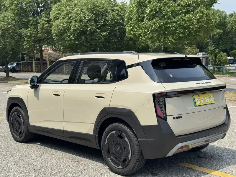 2025 Yipai Nano 06 с пробегом 1 800 км