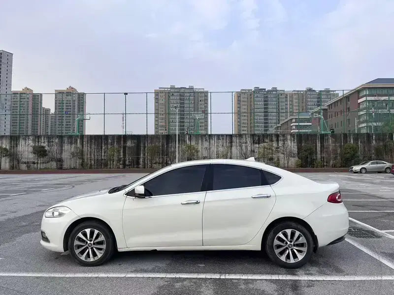 2012 Fiat Viaggio с пробегом 90 000 км