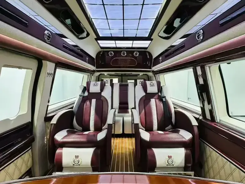 2011 Ford E350 с пробегом 81 000 км