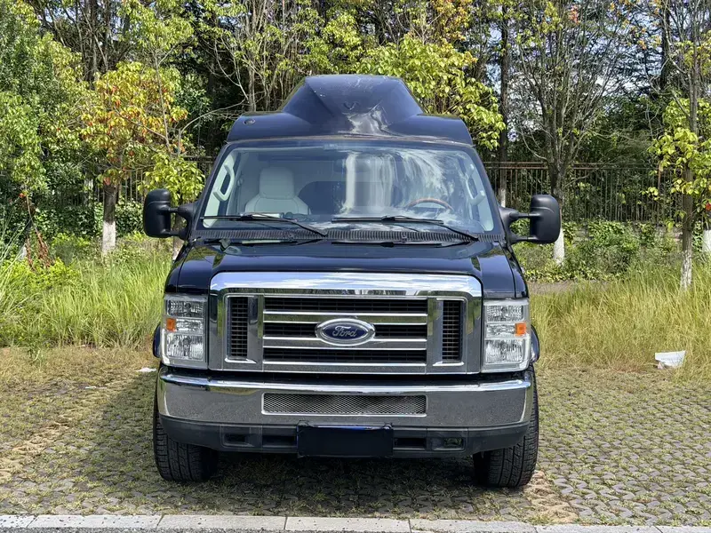 2010 Ford E350 с пробегом 85 000 км