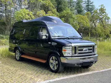2010 Ford E350 с пробегом 85 000 км