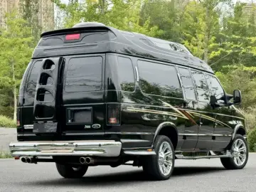 2011 Ford E350 с пробегом 30 000 км