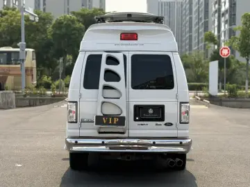 2011 Ford E350 с пробегом 50 000 км