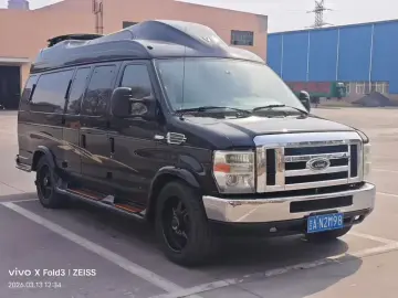 2010 Ford E350 с пробегом 175 000 км