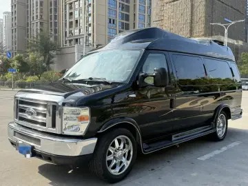 2011 Ford E350 с пробегом 100 000 км
