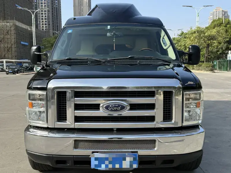 2011 Ford E350 с пробегом 100 000 км