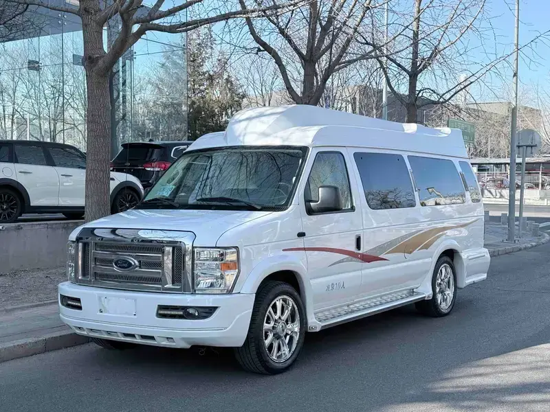 2011 Ford E350 с пробегом 13 000 км