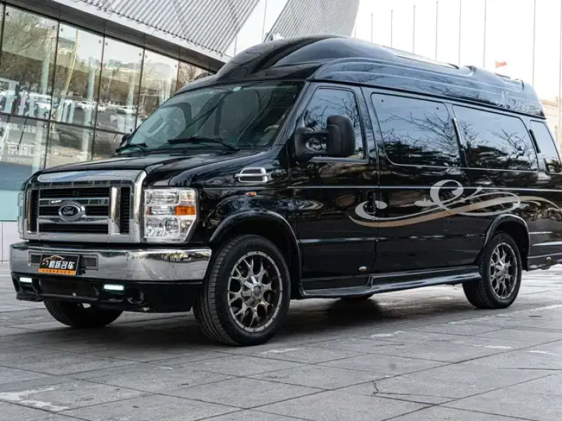 2011 Ford E350 с пробегом 30 000 км