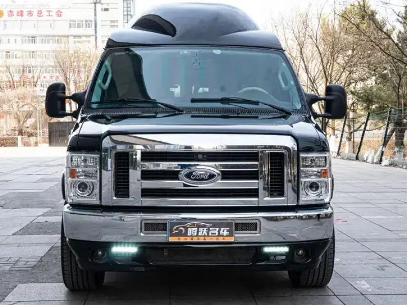 2011 Ford E350 с пробегом 30 000 км