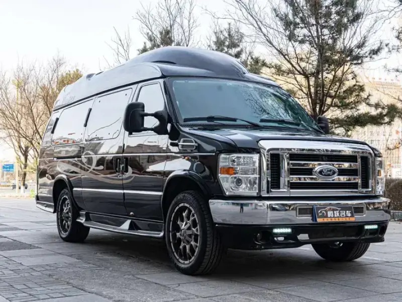 2011 Ford E350 с пробегом 30 000 км
