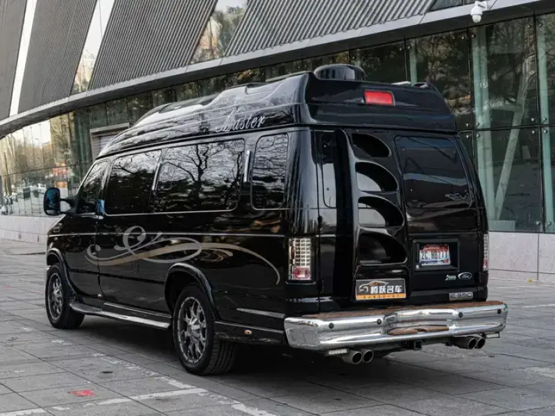 2011 Ford E350 с пробегом 30 000 км