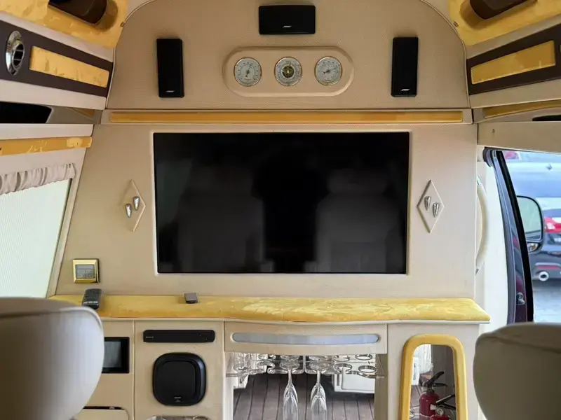 2011 Ford E350 с пробегом 36 000 км
