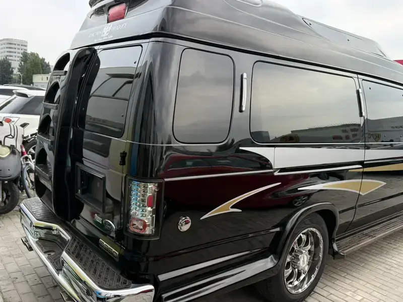 2011 Ford E350 с пробегом 36 000 км
