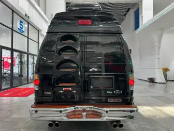 2011 Ford E350 с пробегом 50 000 км