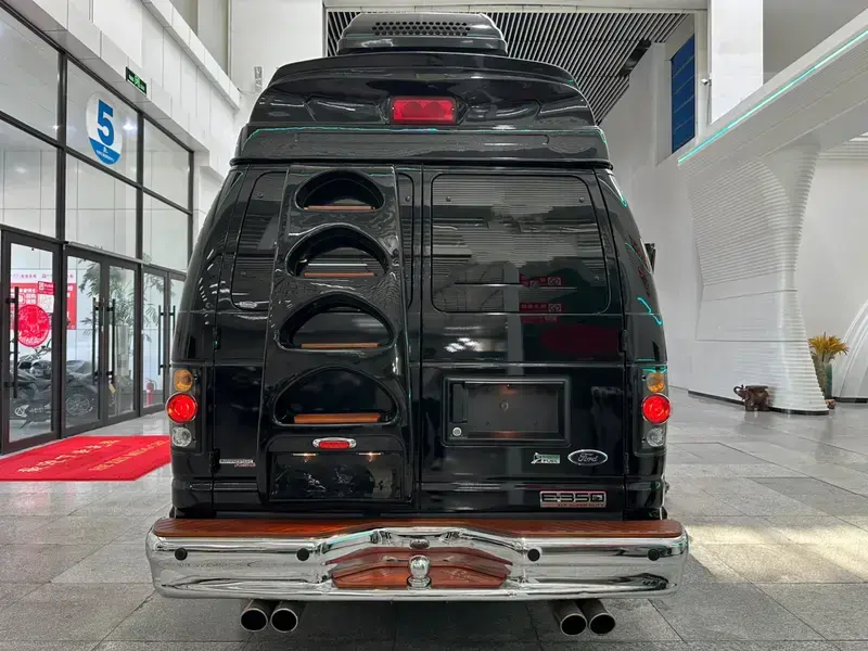 2011 Ford E350 с пробегом 50 000 км