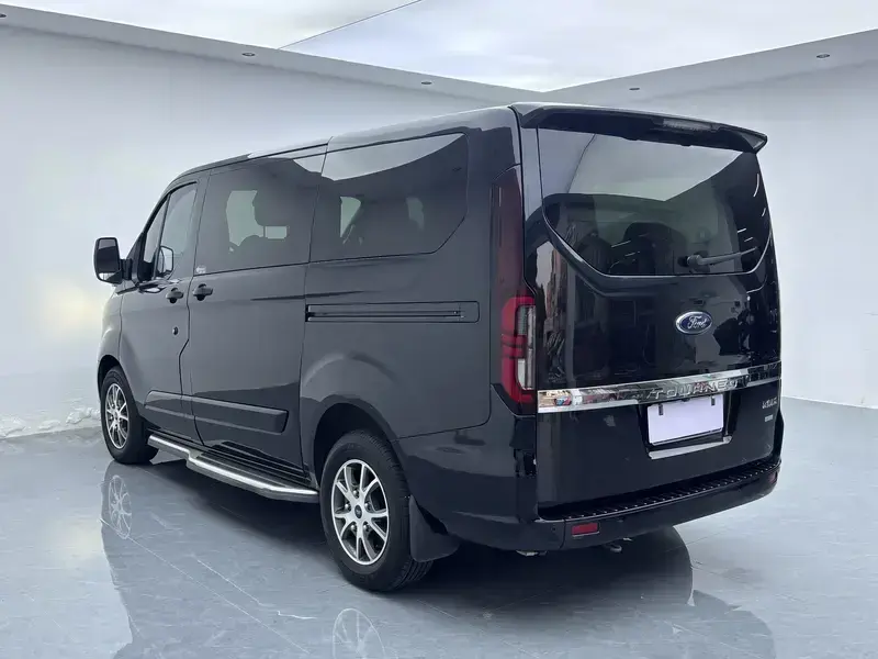 2023 Ford Tourneo с пробегом 91 000 км